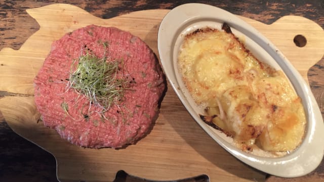 Tartare au couteau  - Au Doux Raisin, Paris