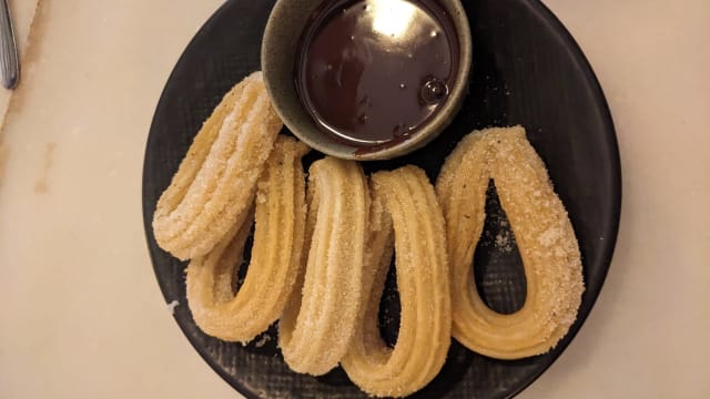 Churros con chocolate - Amades RestoBar, Barcelona