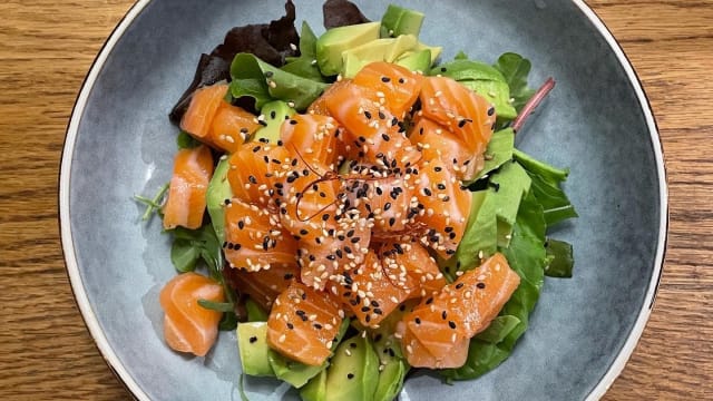 Tartare De Saumon - Pokeo, Levallois-Perret