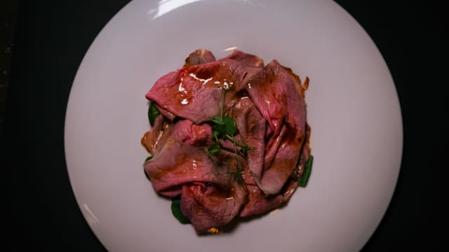 Roast-Beef with sauce and salad - Location 58, Bergamo