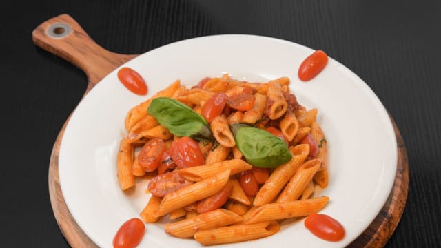 Penne Al arrabiata - Pizza Di Famiglia, Paris