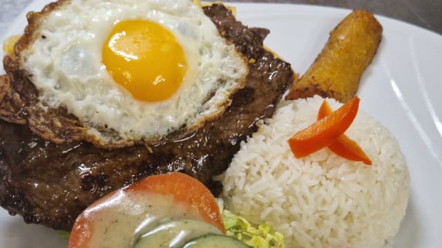 Bistec a lo pobre - El Galliano