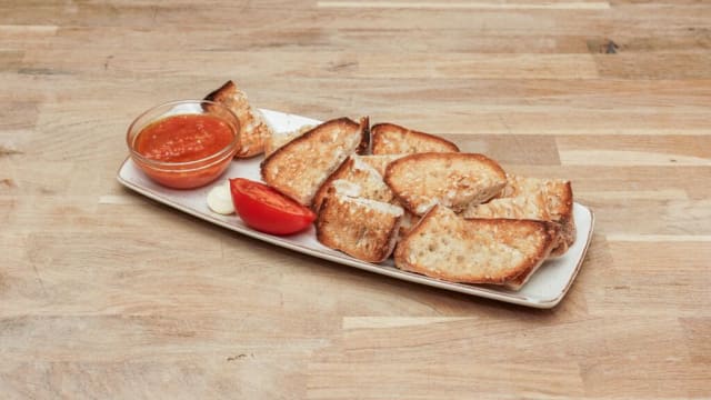 Pan tostado con tomate y ajo - Rias Bajas -Clara del Rey-