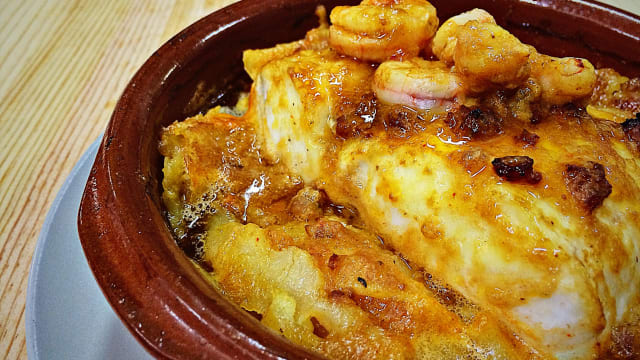 Merluza de pincho al horno con gambas - Rias Bajas -Clara del Rey-