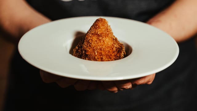 Arancino con moscardini alla luciana - Calipé - Vineria di Pesce, Rome