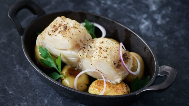 Lombo de bacalhau grelhado à lagareiro - Cervejaria Trindade