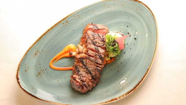 Creek stone entrecôte 250 g | 8.5 oz - Stripes Restaurant & The Gate Bar, Schiphol