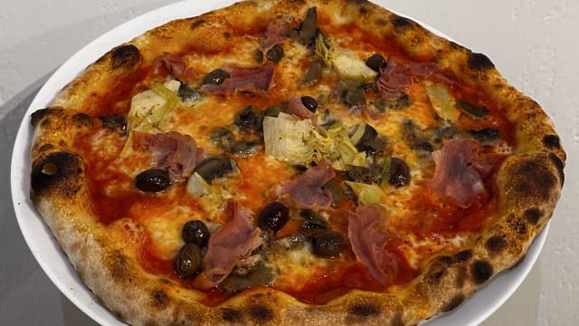 Capricciosa - Pizzeria4Rioni