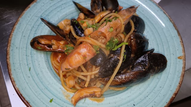 Spaghetti ai frutti di mare - Be Bistrot