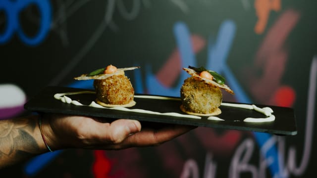 croquettes of roquefort and nuts - La Folie, Alicante