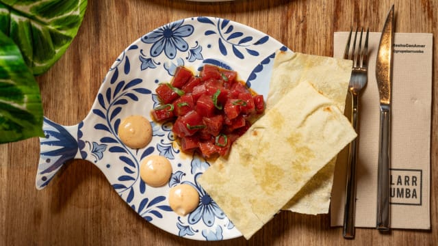 Tartar de atún con yema de huevo, soja y aceite de oliva - Habanera, Madrid