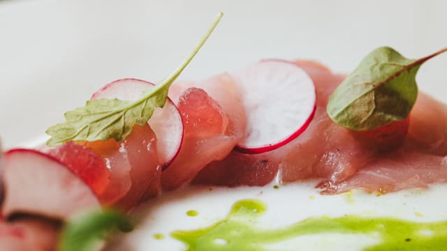 Sashimi di pesce bianco  - Maison Toledo Pozzuoli, Pozzuoli