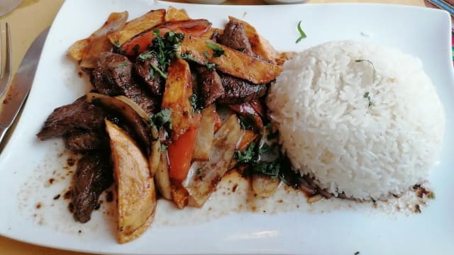 Lomo saltado - Gusto Perù, Rome