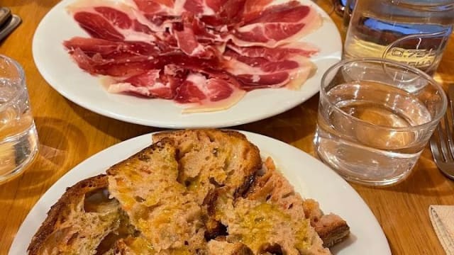 Assiette de Jambon, Bellota, pain catalan - Le Petit Vatel