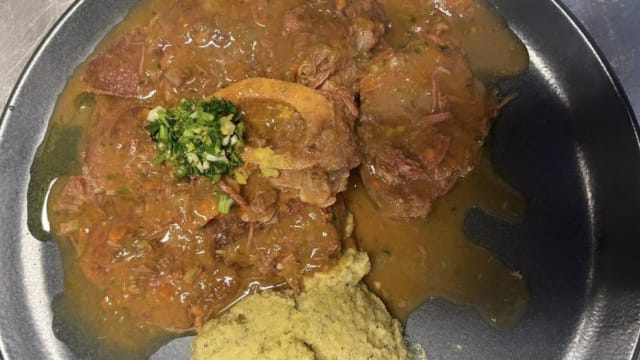 Ossobuco con polenta - Osteria Tavernetta, Como