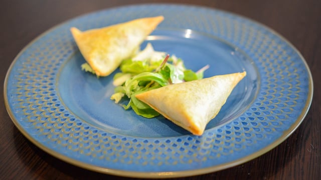 Samosas végétariens (2 pièces) - Station Krishna, Paris