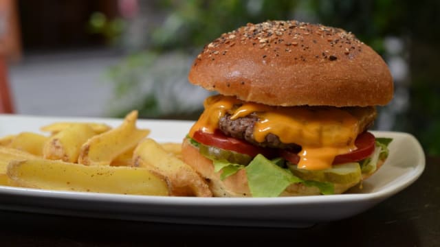 Manhattan classic cheeseburger  - Red Garter Steakhouse