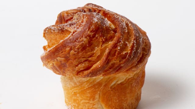 Cruffin al caramello - Meraki Bakery Cafè, Albano Laziale