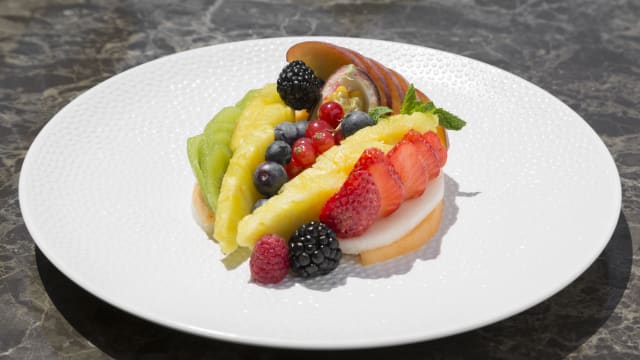 Tagliata di frutta fresca di stagione - Ristorante Nui, Taormina