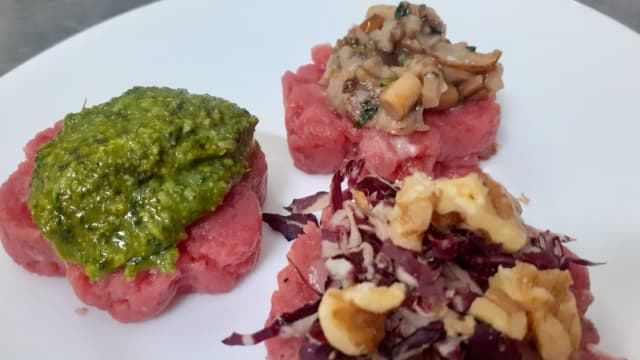 Tris di tartare di manzo - In tù carrùggiu, Genoa