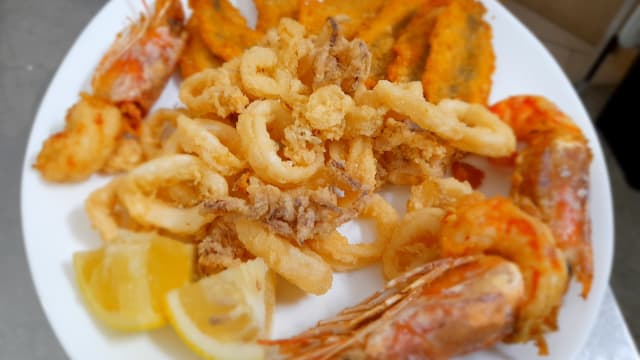 Frittura di calamari e acciughe - In tù carrùggiu, Genoa