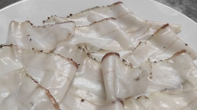 Lardo di colonnata con confettura di marroni e crostini al miele - Vinaccia & Bonzoni