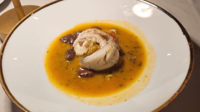 Millefoglie di melanzane con bufala DOP e pomodoro, fonduta di parmigiano e basilico cristallizzato - Le Terrazze al Colosseo, Rome