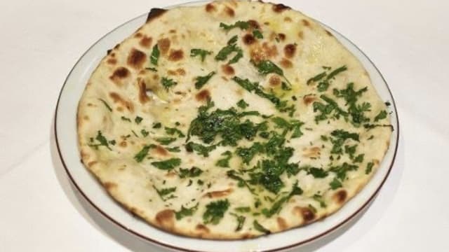 Garlic naan formage  - Chez Laxmi