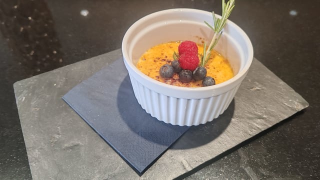 Crème brûlée miel & romarin - L’Atrium Brasserie 