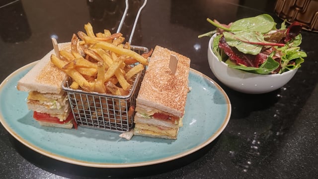 Le mercure club sandwich - L’Atrium Brasserie 