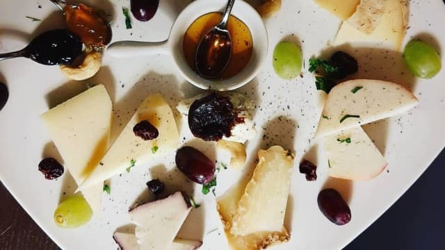 Formaggi, glasse e frutta - Vico del Cuciniere, Lecce