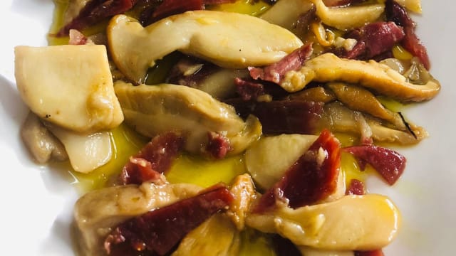 Boletus edulis fritos con virutas de jamón - La Maçana Menjars i Art, Alicante