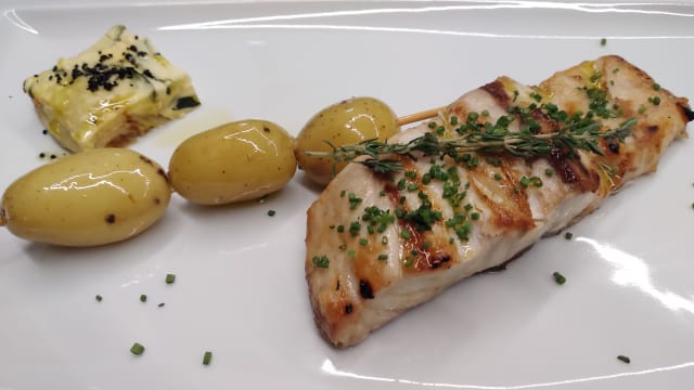 Corvina a la Parilla con Verduras - La Sal Bistro