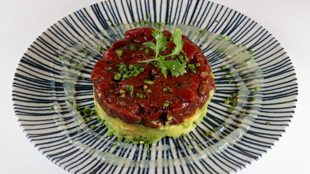 Tartar de sandía marinada y aguacate - Veganashi - sushi vegano y gluten free, Barcelona