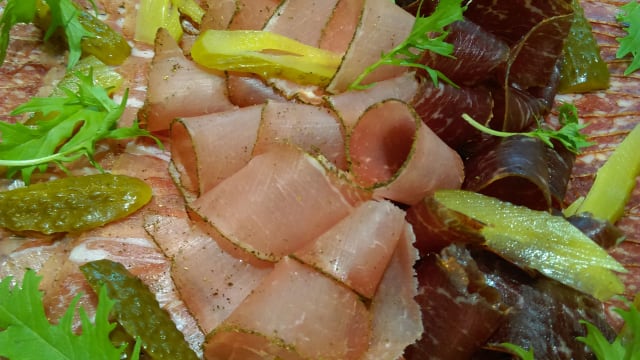 ASSIETTE DE CHARCUTERIE DE 4 VARIETES ET CORNICHONS à déguster ! - Chez "Ivan", Fontenay-sous-Bois