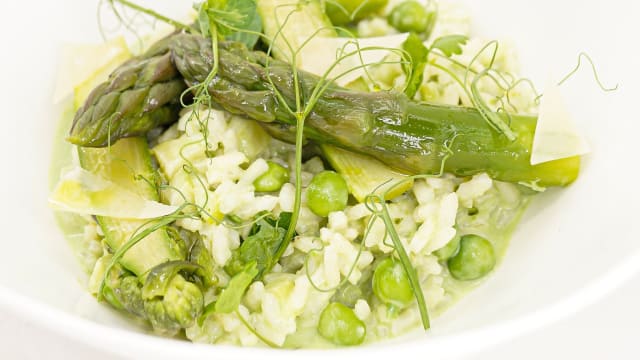 Risotto Primavera et crème d’ail     - Le Jardin Privé, Paris