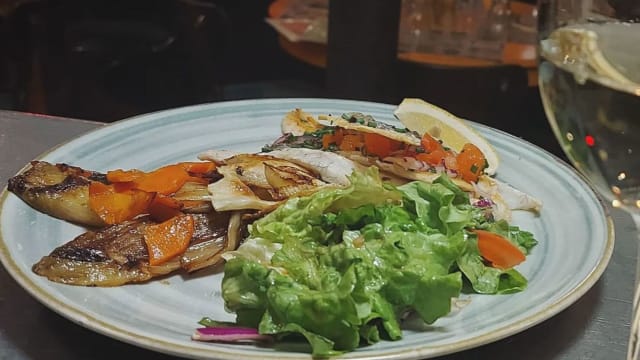 Filet de bar à la plancha, légumes du moment - Chez maurice, Paris