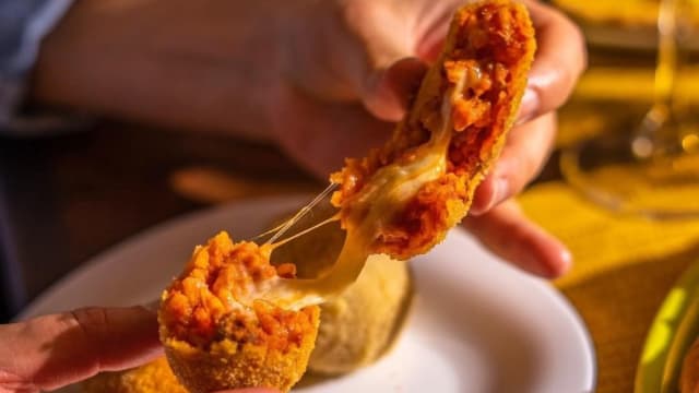 Supplì Al Telefono Con Pomodoro E Mozzarella - Vino Bono 