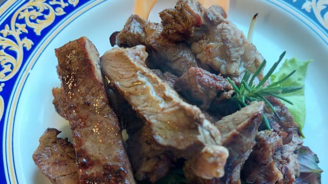 Tagliata di entrecote di manzo argentino - Marco & Andrea - Agriturismo e Ristorazione