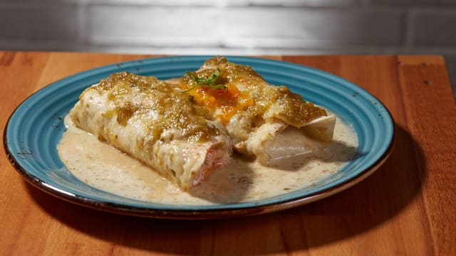 Enchiladas suizas verdes - El Taconazo Mexicano, Boadilla del Monte