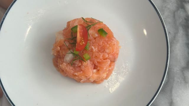 tartare de saimon - L’assiette de Lola