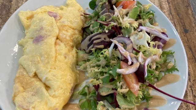 Omelette jambon, fromage - Le Valerien