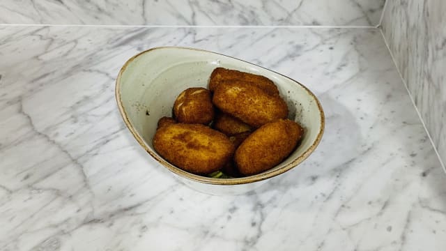 Croquetas caseras (8 uds.) - Rotonda de Pacífico, Madrid