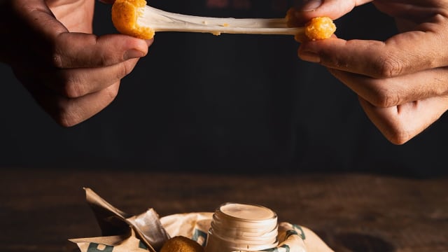 Mozzarella bombs - Reburger, Florence