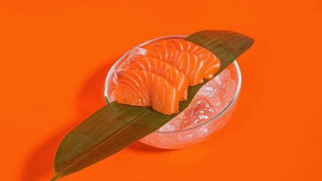 Sashimi de salmón - AxoSushi