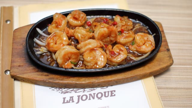 Crevettes à l'ail et sauce soja - La Jonque