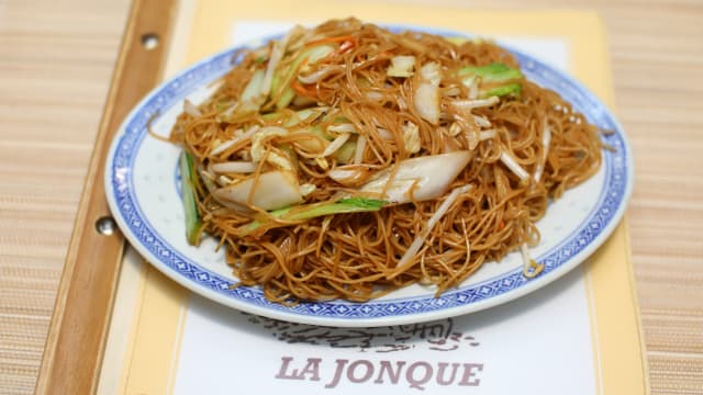 Nouilles sautées aux légumes - La Jonque