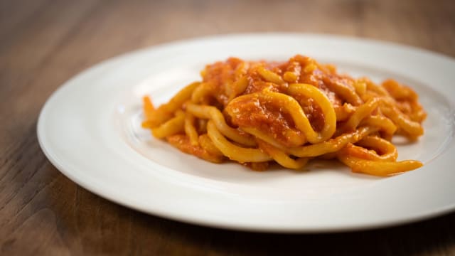 Pici all'Aglione - Pasta fatta in casa - Trattoria Toscana, Rome