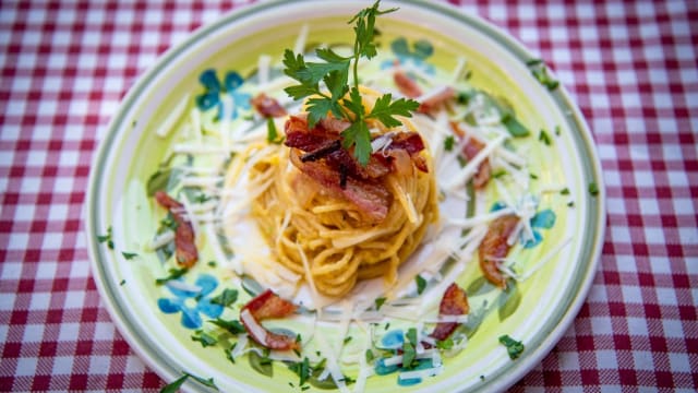 Spaghetti di gragnano con carbonara di baccala' - Ristorante Da Vincenzo dal 1956