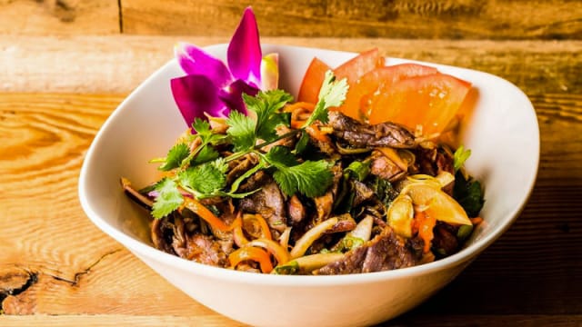 Salade thaï au boeuf - Baosian, Paris